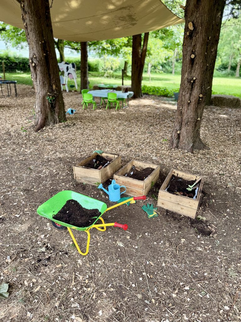 gardening-cheery-and-chipper-farm-play